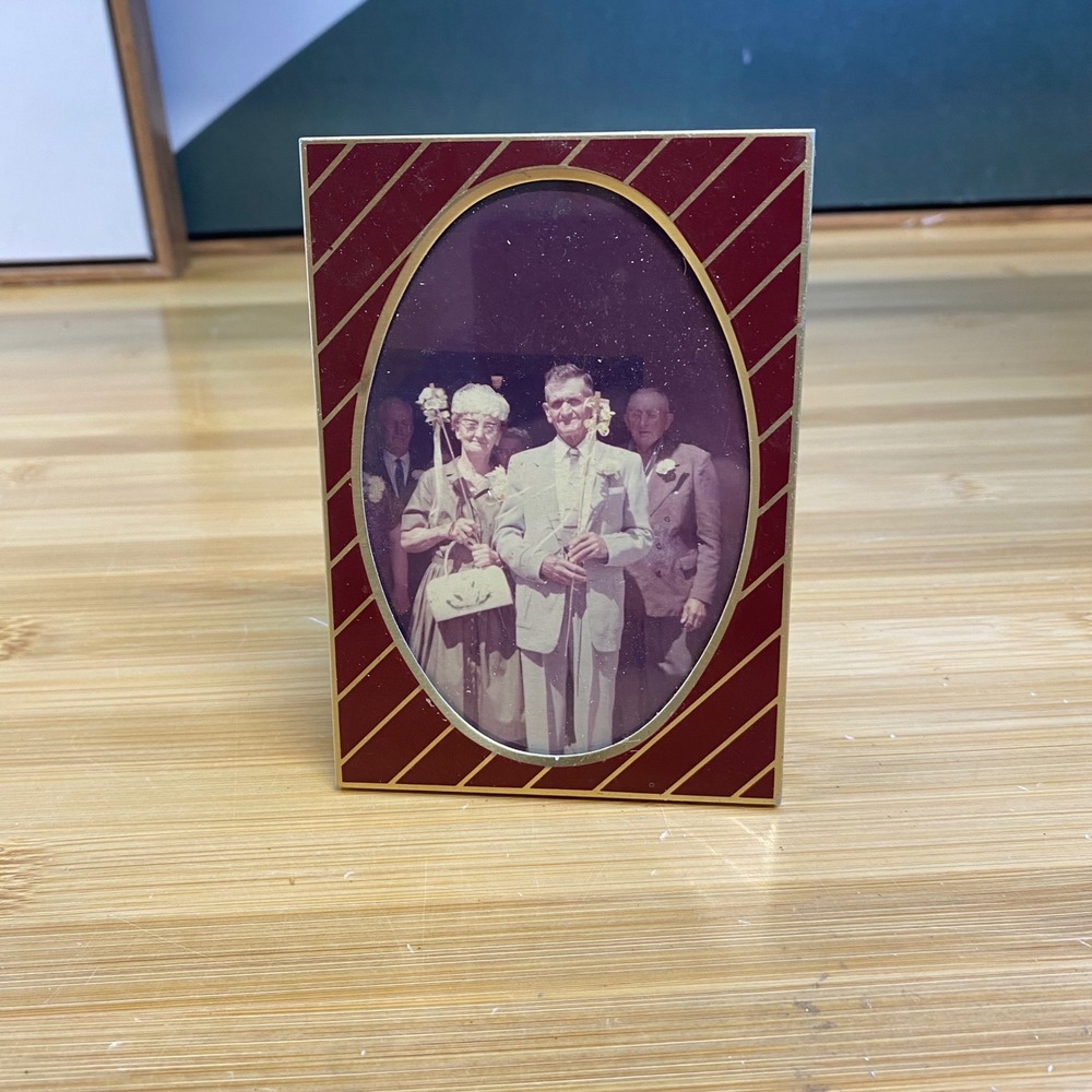 Unbranded Picture Frame Small Burgundy Gold Pinstripe Oval Opening Vintage